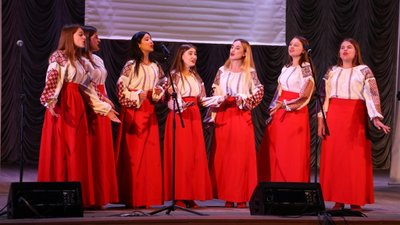У Тернополі провели ювілейний Всеукраїнський фестиваль народної пісні У Тернополі провели ювілейний Всеукраїнський фестиваль народної пісні