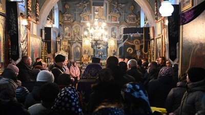 На Тернопільщині попрощалися із загиблим бійцем Миколою Юрчишиним На Тернопільщині попрощалися із загиблим бійцем Миколою Юрчишиним
