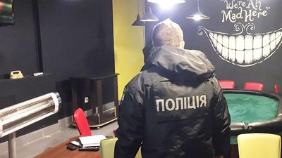 У центрі Чернігова поліцейські закрили ще один підпільний гральний заклад