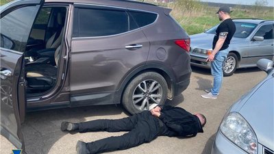 На Житомирщині викрили на корупції двох посадовців поліції: вимагали хабарі від фермерів На Житомирщині викрили на корупції двох посадовців поліції: вимагали хабарі від фермерів