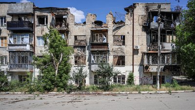 Обстріли Херсона, зруйнований будинок