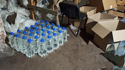 Поліція, фальсифікат, спирт, алкоголь, дві тонни продукції, підпільний цех Поліція, фальсифікат, спирт, алкоголь, дві тонни продукції, підпільний цех