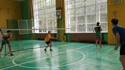 П'ятигодинний марафон з бадмінтону