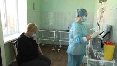 У Бердичеві розпочали вакцинацію лікарів та медпрацівників