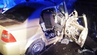"В’їхав у бетонную опору". Внаслідок ДТП на Закарпатті госпіталізували жінку "В’їхав у бетонную опору". Внаслідок ДТП на Закарпатті госпіталізували жінку