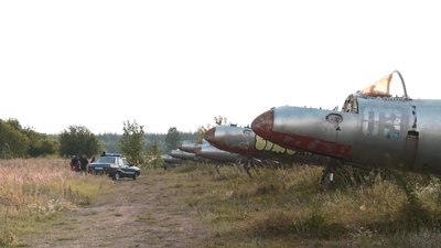 Покинутий аеродром: як виглядає кладовище літаків на Харківщині Покинутий аеродром: як виглядає кладовище літаків на Харківщині