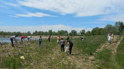 До Міжнародного дня Дністра водники поприбирали узбережжя прикарпатських річок
