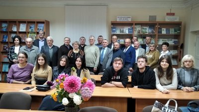 Тернопільський бджоляр презентував книжку про історію розвитку пасічництва