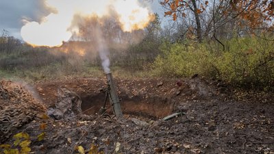 Пошкоджено будинок: росіяни з САУ та мінометів обстріляли село Грем'яч на Чернігівщині