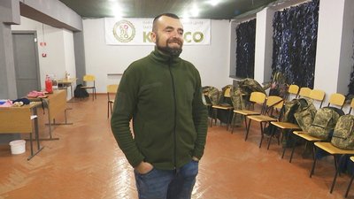 Без головної ялинки та масових гулянь. Як готуються зустрічати Новий рік у Кривому Розі Без головної ялинки та масових гулянь. Як готуються зустрічати Новий рік у Кривому Розі