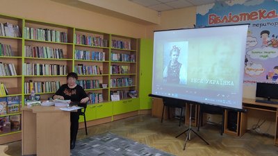 Лучанка видала збірку "Українка у клітинках" Лучанка видала збірку "Українка у клітинках"