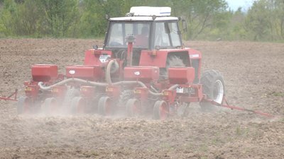 Як триває посівна кампанія в Івано-Франківській громаді Як триває посівна кампанія в Івано-Франківській громаді