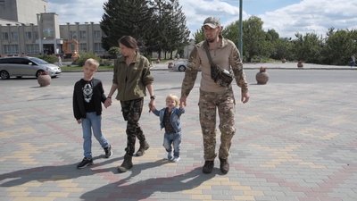 Пішов на фронт без кінцівки: вінничанин Роман Кашпур на протезі боронить Україну Пішов на фронт без кінцівки: вінничанин Роман Кашпур на протезі боронить Україну