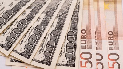 Гривня подешевшала до долара і євро. Офіційний курс