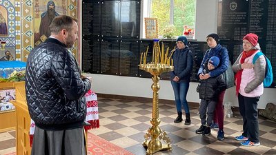 На Тернопільщині для переселенців з Маріуполя провели патріотичну екскурсію