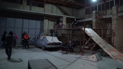У Полтаві спортсмени орендують приміщення і створюють урбан-парк У Полтаві спортсмени орендують приміщення і створюють урбан-парк