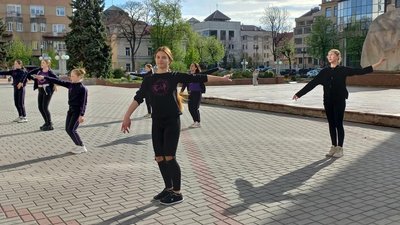 Іванофранківці розпочали святкувати День міста з танцювального флешмобу Іванофранківці розпочали святкувати День міста з танцювального флешмобу