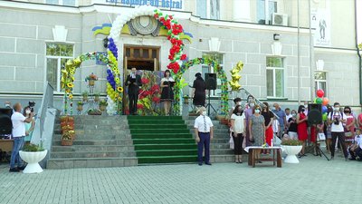 Новий навчальний рік розпочали понад 46 тисяч миколаївських школярів Новий навчальний рік розпочали понад 46 тисяч миколаївських школярів