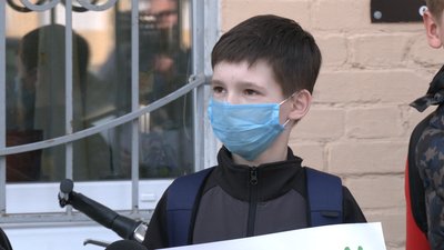 У Рівному протестували проти тимчасового переселення корпусу музшколи У Рівному протестували проти тимчасового переселення корпусу музшколи