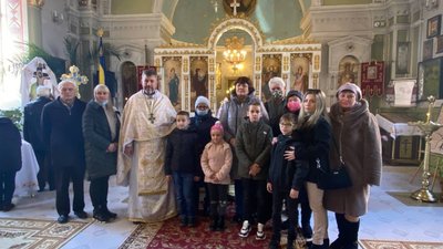 Херсонські родини військових, які загинули на сході України, отримали відзнаки Херсонські родини військових, які загинули на сході України, отримали відзнаки