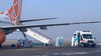 Українці прилетіли в Китай Українці прилетіли в Китай