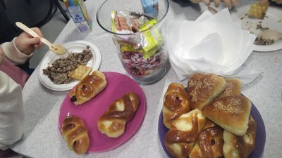 "У Патрона": в укритті житомирського ліцею №28 відкрили шкільне кафе "У Патрона": в укритті житомирського ліцею №28 відкрили шкільне кафе