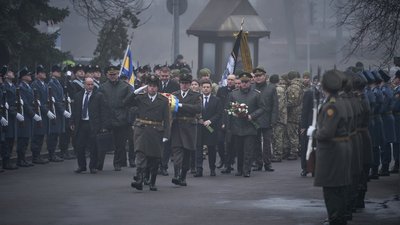 Зеленський вшанував пам'ять Героїв Крут