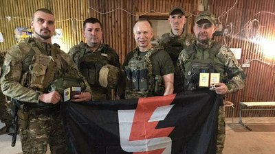 Командувач Сухопутних військ ЗСУ нагородив черкаського спортсмена Командувач Сухопутних військ ЗСУ нагородив черкаського спортсмена