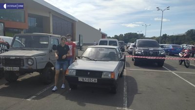 Виставку ретро-автомобілів влаштували в центрі Сум Виставку ретро-автомобілів влаштували в центрі Сум