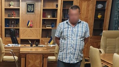 Детектив НАБУ розповів, як заступнику голови Харківської облради передавали хабар Детектив НАБУ розповів, як заступнику голови Харківської облради передавали хабар