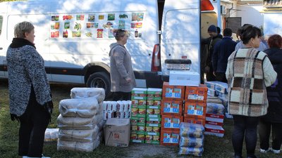 Жителям деокупованого населеного пункту Херсонщини передали гуманітарну допомогу