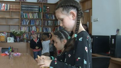 Сестри з Маріуполя організовують майстеркласи у луцькій бібліотеці Сестри з Маріуполя організовують майстеркласи у луцькій бібліотеці