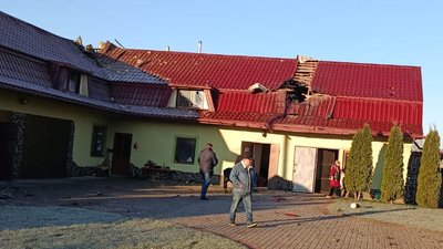Пошкоджений будинок, село Вербилівці, Рогатинська громада, атака РФ, Івано-Франківщина Пошкоджений будинок, село Вербилівці, Рогатинська громада, атака РФ, Івано-Франківщина