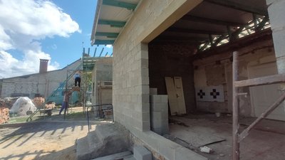 В селі на Волині відновлюють будинок, який зруйнували уламки ракети після збиття ворожого безпілотника В селі на Волині відновлюють будинок, який зруйнували уламки ракети після збиття ворожого безпілотника