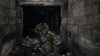 Медведчук, контрабандна зброя для РФ, ЗСУ відбивають атаки на Луганщині. Війна. Головне за 12 квітня