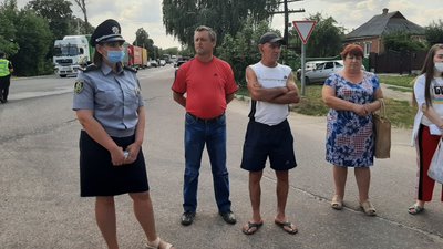 "Врятуємо Валківську лікарню": на Харківщині протестують медики "Врятуємо Валківську лікарню": на Харківщині протестують медики
