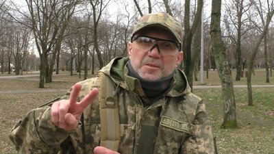Він зупиняв колони техніки на Запоріжжя. Історія добровольця з Білорусі, якого не беруть до жодного військового формування Він зупиняв колони техніки на Запоріжжя. Історія добровольця з Білорусі, якого не беруть до жодного військового формування