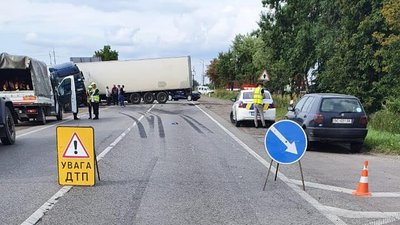 Біля Львова у ДТП з чотирма автомобілями загинула 11-річна дитина
