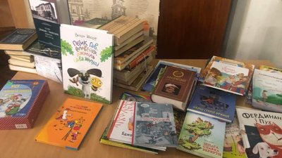 "Українська книга — українській Херсонщині": бібліотеки Херсона отримали книжки зі Львова