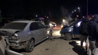 Зіштовхнулися Daewoo Matiz та BMW: на Закарпатті в ДТП травмувалися двоє людей