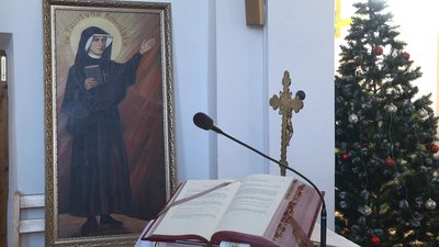 Над іконою Святої Фаустини Ковальської художник-іконописець Петро Войталюк працював близько місяця. Над іконою Святої Фаустини Ковальської художник-іконописець Петро Войталюк працював близько місяця.