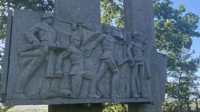 У Львівській громаді демонтують ще один радянський монумент