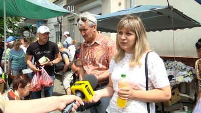 На Житомирщині розпочався сезон лісових ягід і грибів: які ціни та чи є попит на Житньому ринку На Житомирщині розпочався сезон лісових ягід і грибів: які ціни та чи є попит на Житньому ринку