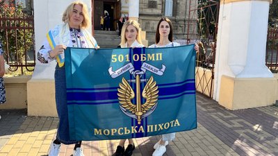Дар'я Линник з рідними прийшла на молебень за чоловіка, 1 жовтня 2023 року Дар'я Линник з рідними прийшла на молебень за чоловіка, 1 жовтня 2023 року