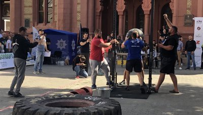 Змагання зі стронгмену між відомствами Закарпаття провели в Ужгороді