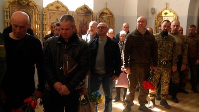 Загинув неподалік Луганська: у Житомирі попрощалися з військовим Юрієм Вишневецьким Загинув неподалік Луганська: у Житомирі попрощалися з військовим Юрієм Вишневецьким