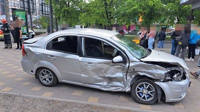 Їхали на "червоний" та "жовтий": у поліції розповіли деталі ДТП в Черкасах Їхали на "червоний" та "жовтий": у поліції розповіли деталі ДТП в Черкасах