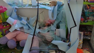 "Дуже багато пошкоджень": внаслідок атаки армії РФ по Запоріжжю пошкоджено гуманітарний центр ВПО "Дуже багато пошкоджень": внаслідок атаки армії РФ по Запоріжжю пошкоджено гуманітарний центр ВПО