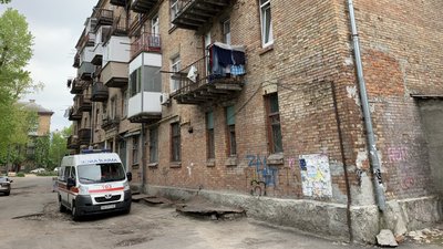 У Києві закрили на карантин два гуртожитки У Києві закрили на карантин два гуртожитки