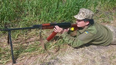 Чотири місяці на "нулі". Історія бойової медикині з Франківська Оксани Любінець